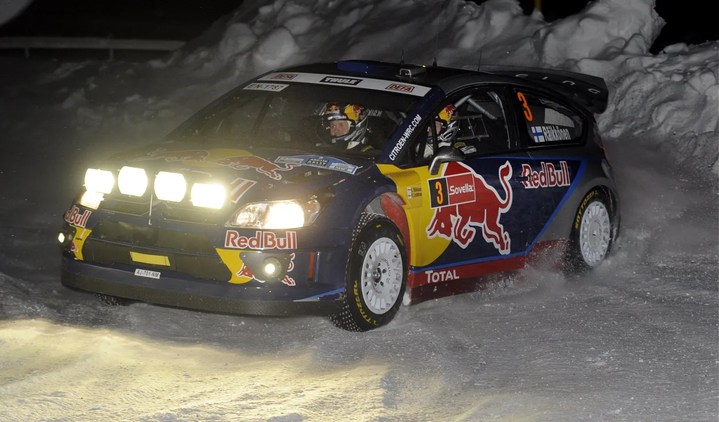 Arctic Rally on varemgi WRC-masinaid võõrustanud, kuid nüüd väisab võistlust tõeline eliit. Pildil ohjab põrgulist neljarattalist Kimi Räikkönen.