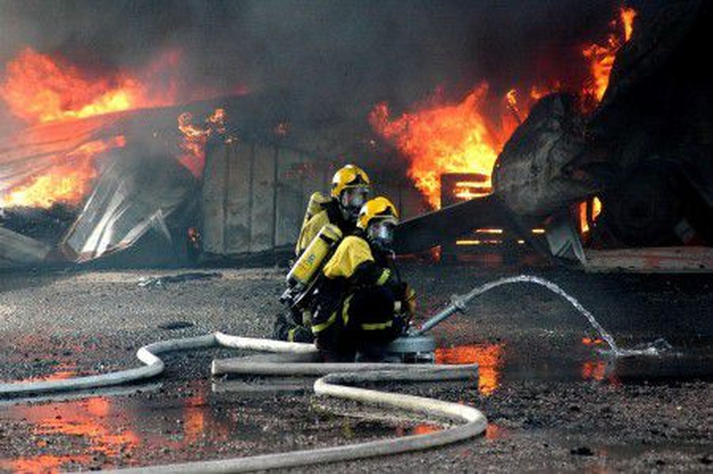 Soome päästeametnikud võitlevad tulega