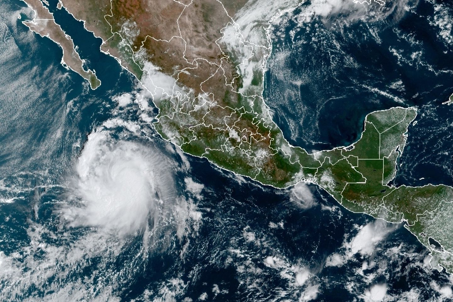 Orkaan Pamela läheneb Mehhikole.