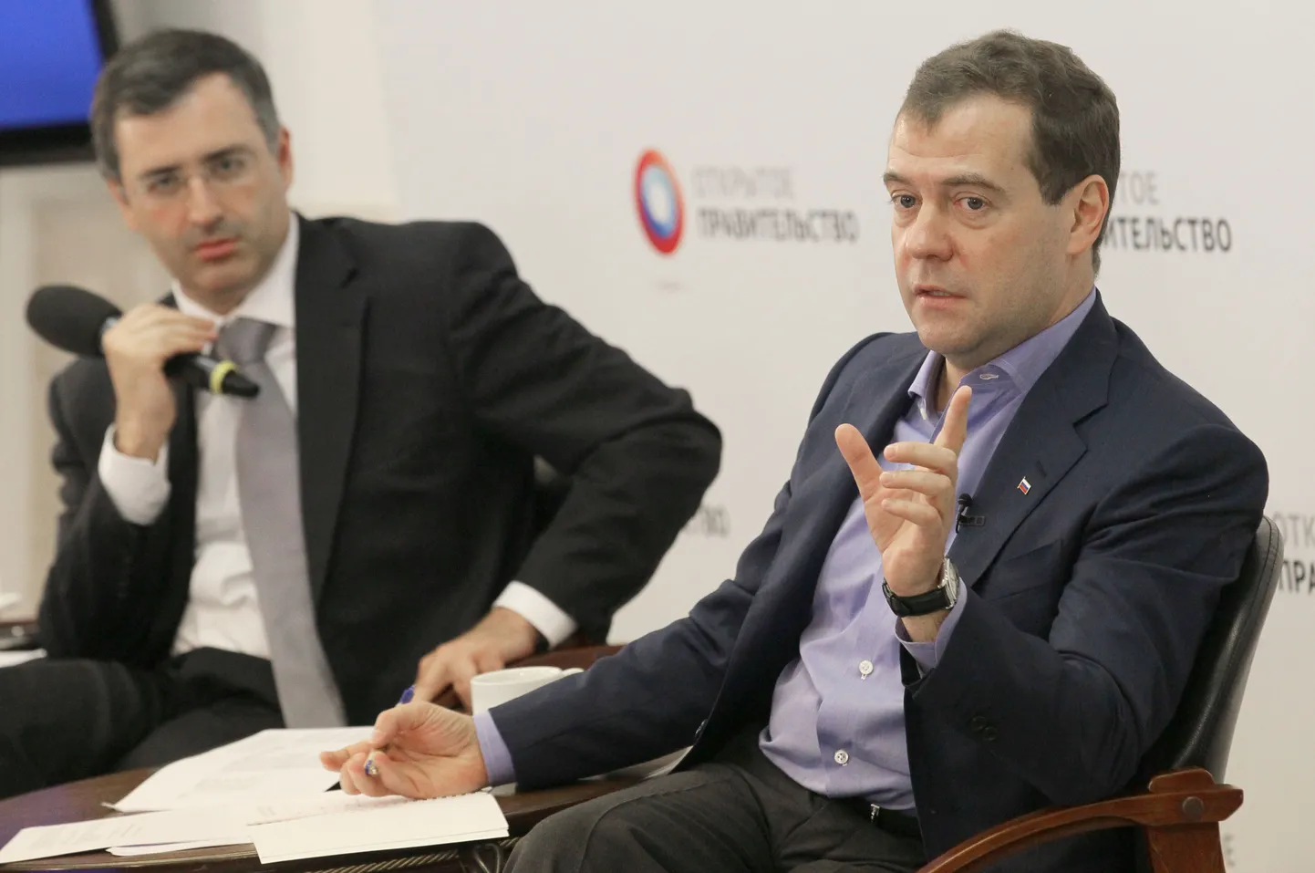 Sergei Gurijev (vasakul)koos Venemaa peaminister Dmitri Medvedieviga.