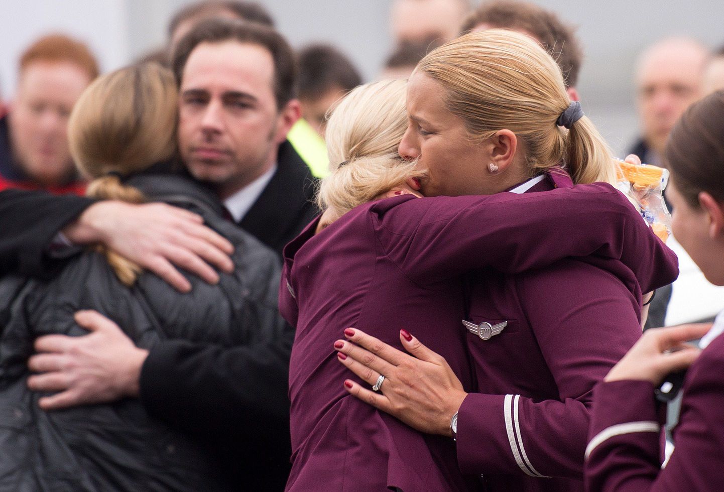 Täna mälestasid Germanwingsi töötajad firma peakorteri ees Kölnis hukkunuid.