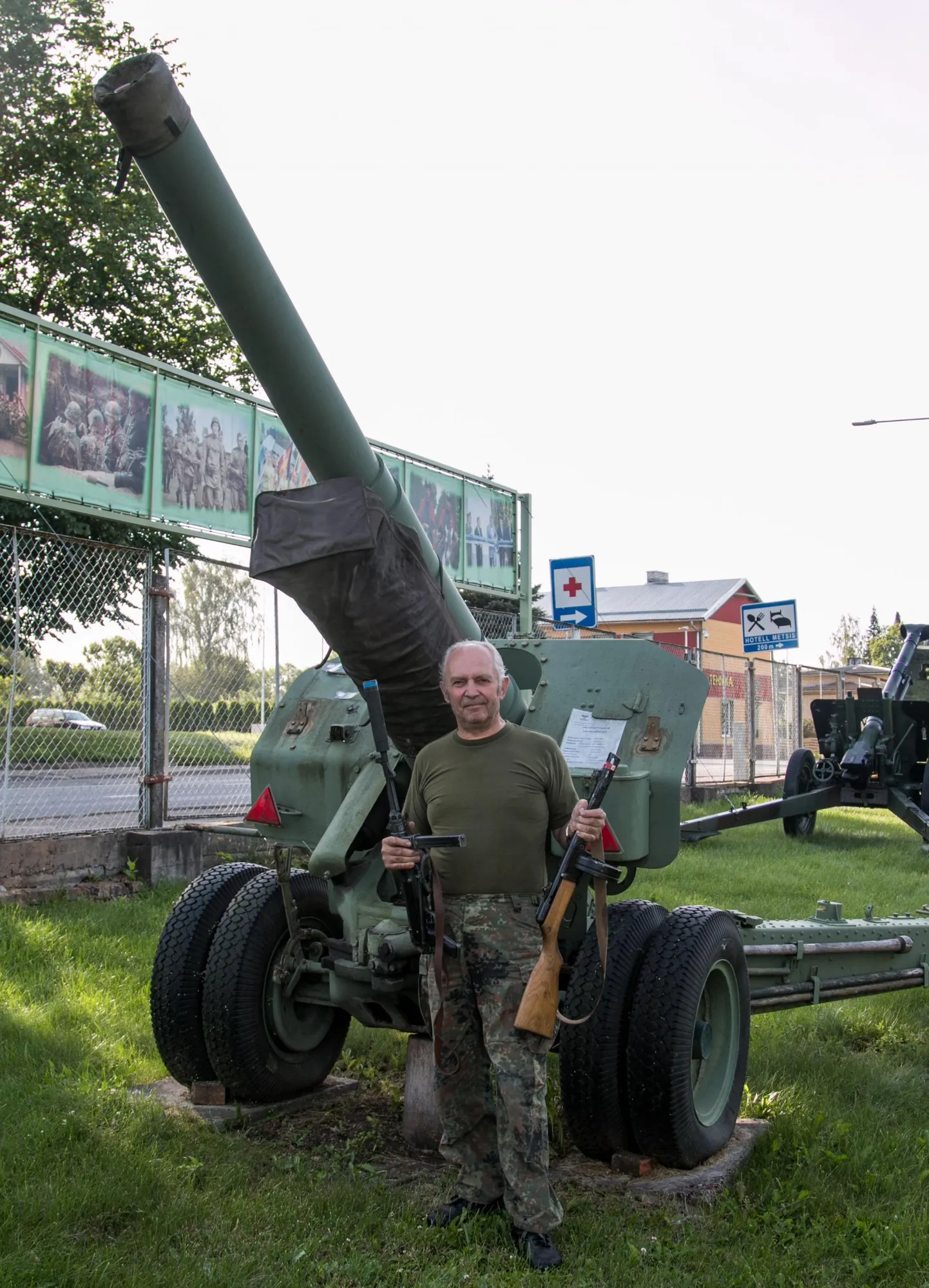 Valga militaarteemapargi juhataja Meelis Kivi ütles, et sihtasutuse meeskonnal tuleb maha istuda, uut relvaseadust põhjalikult uurida ning peagi ka inventuur teha, et relvade arvelolekut puudutavaga kõik korras oleks.