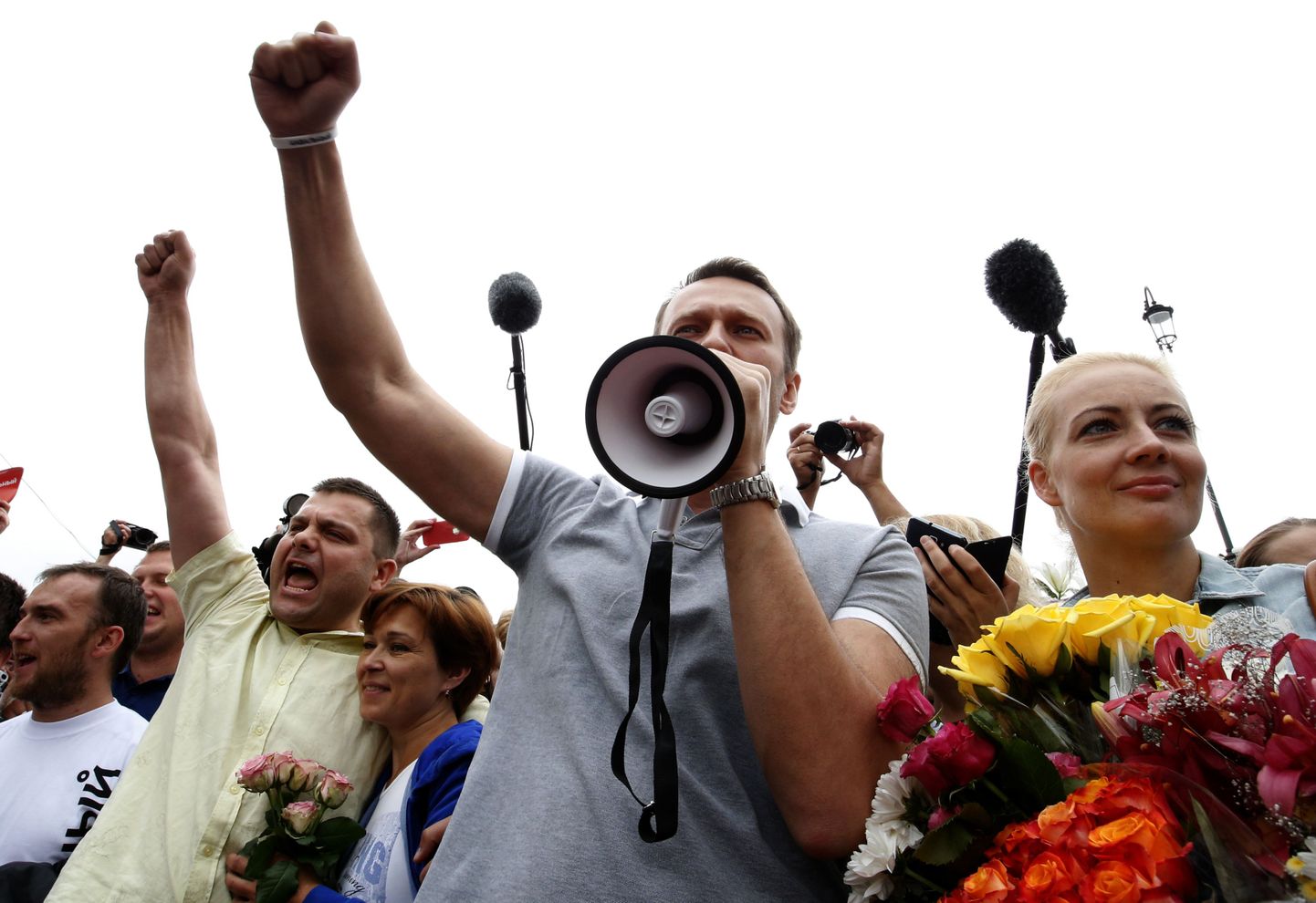 Алексей Навальный на железнодорожном вокзале 20 июля 2013 года