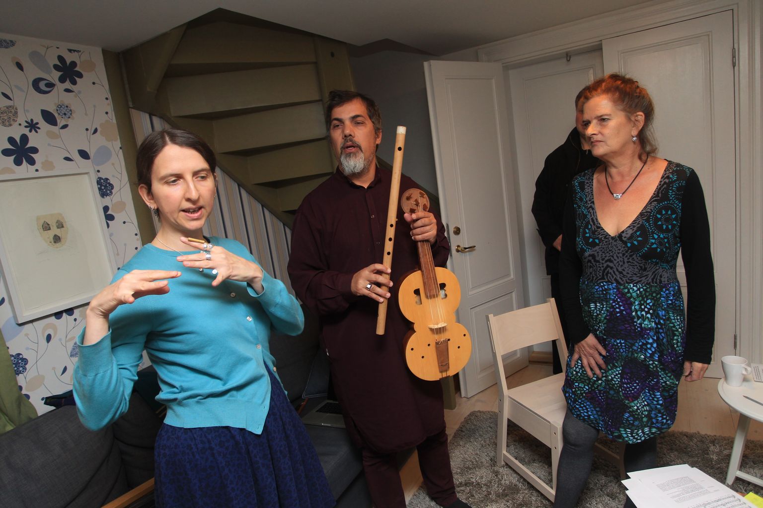 Mõni aasta tagasi festivalil osalenud ansambel Sirventes (Leah Stutard (vasakult), Giovannangelo de Gennaro ja Agnethe Christensen) tegi proovi Tampere majas.