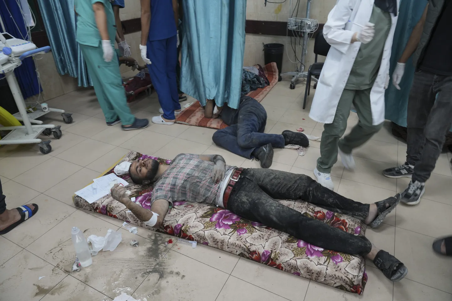Ülerahvastatud Deir Al-Balah’ haigla Gaza sektoris.