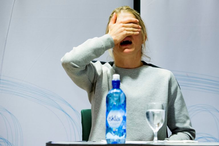 Olümpiavõitja Therese Johaug tänasel pressikonverentsil. / Scanpix