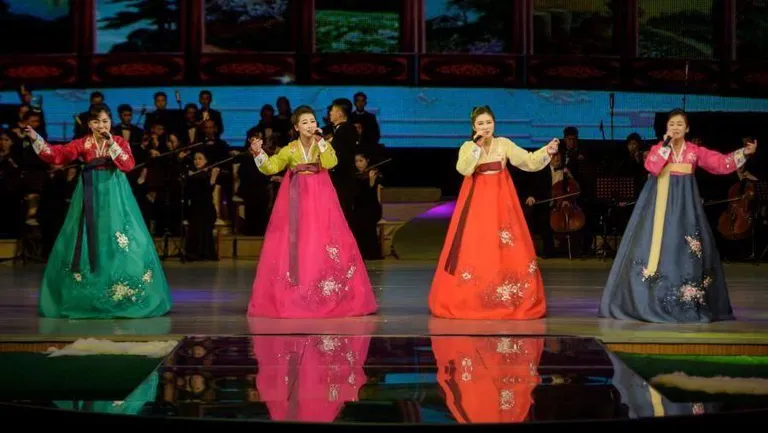 Искусство в Северной Корее жестко контролируется. Государство предпочитает показывать оперу (на фото) мировой публике, а поп-музыку оставляет для жителей страны.