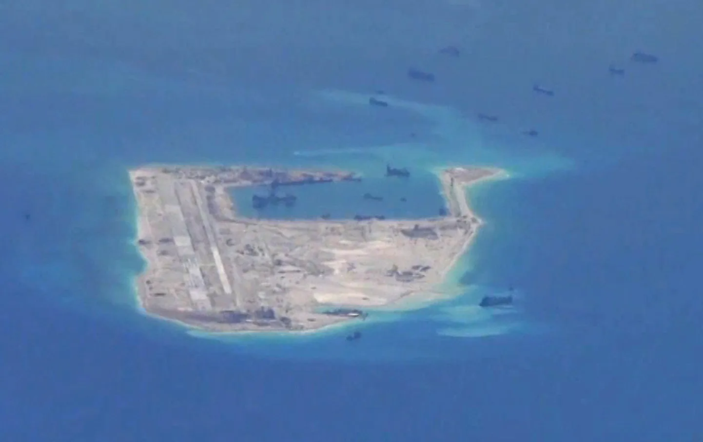 Vaidlusaluste Spratly saarte piirkond.