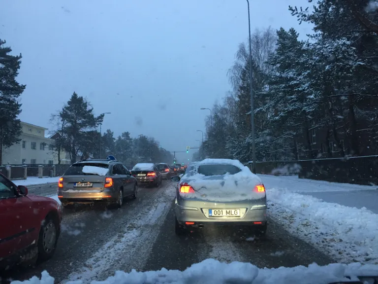 Пробка на бульваре Вабадузе.