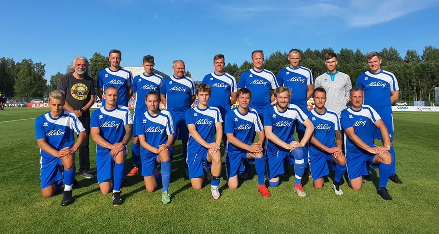 Saaremaa meeskond enne mängu algust.