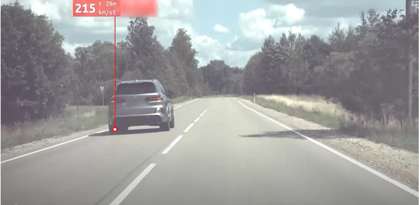 Lätlane sooritas möödasõitu politseiautost.