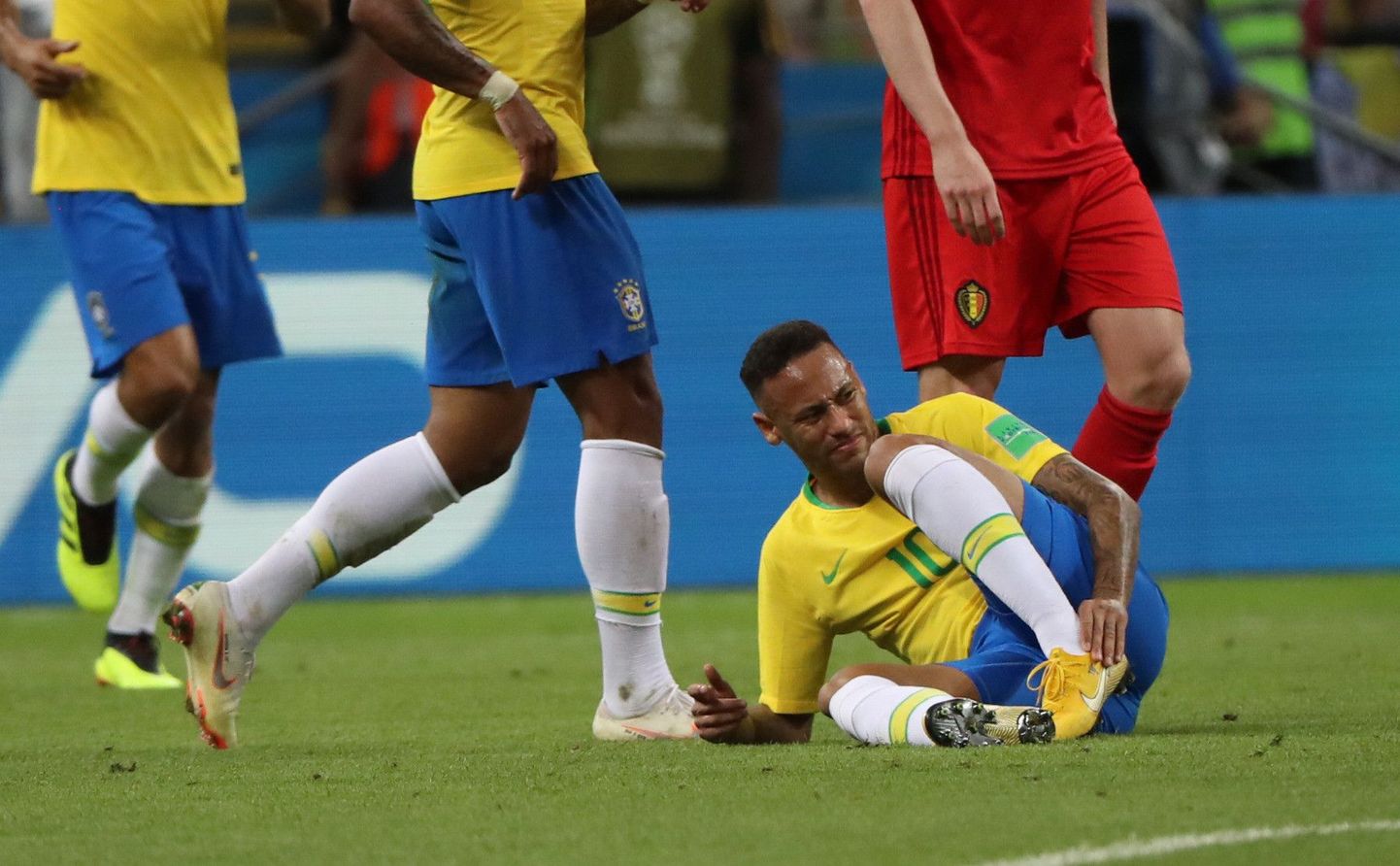 Neymari kukkumishimu oli MMi ajal suur teema.
