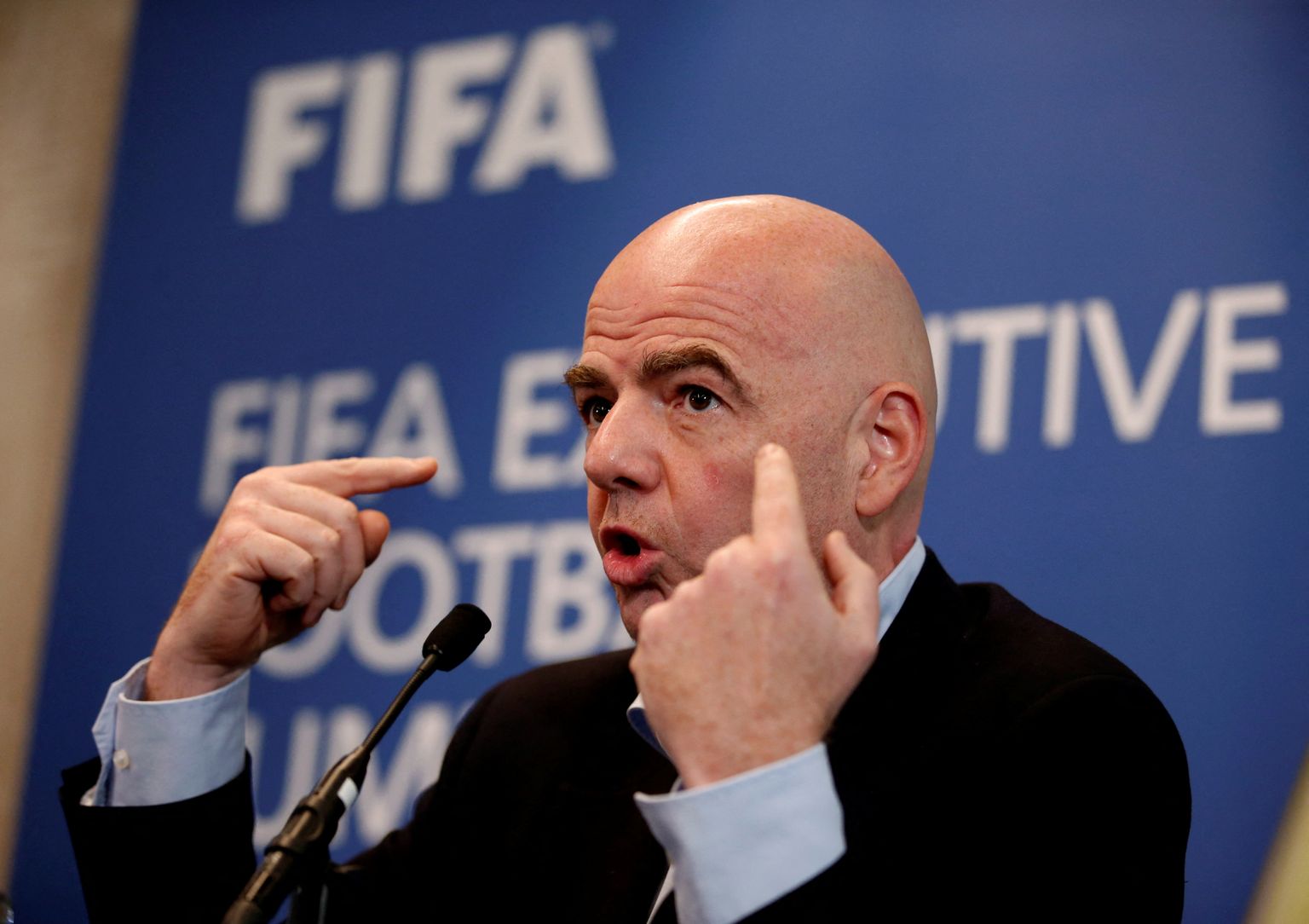FIFA president Gianni Infantino 2017 Londonis pressikonverentsil