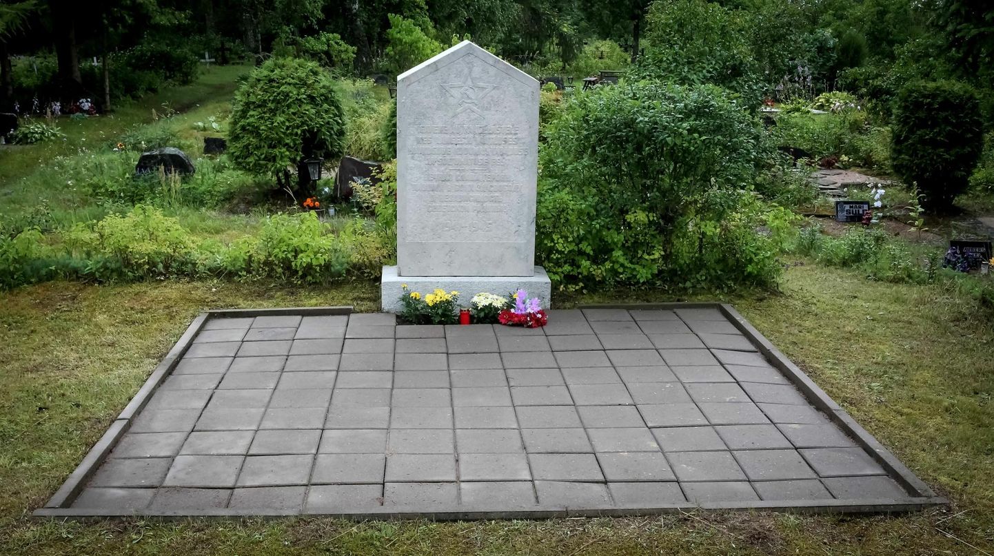 Mihkli kalmistult kaduma läinud mäletusmärk on tehtud tüüpprojekti järgi ja Eestis on selliseid kokku umbes 30.