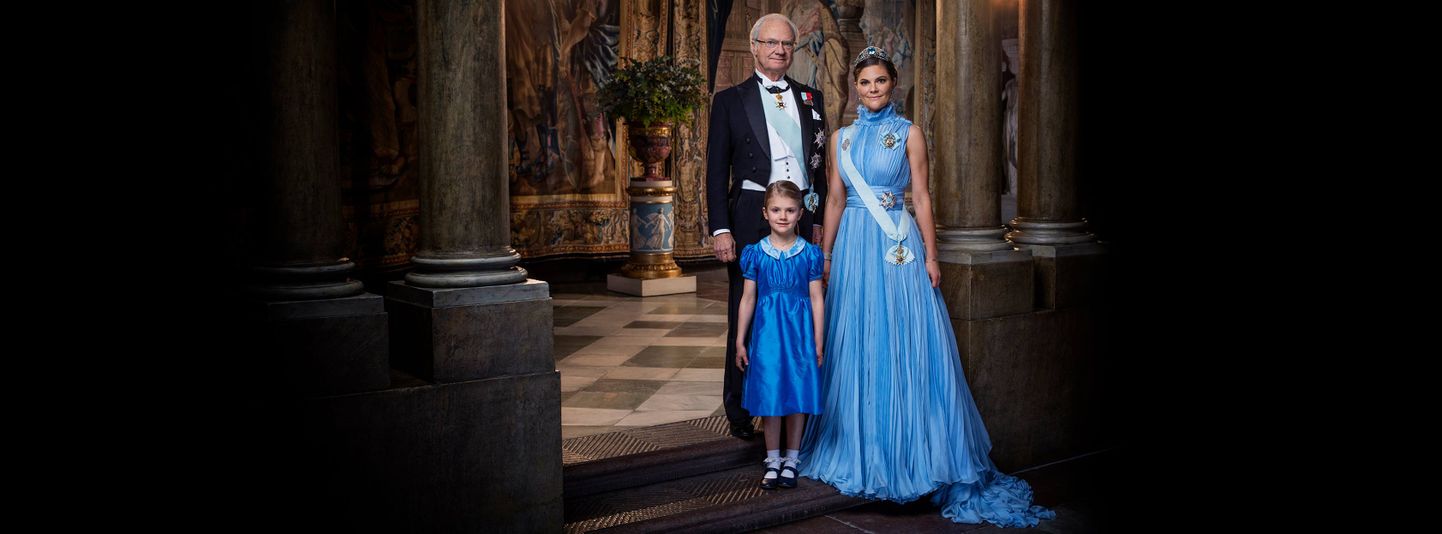 Rootsi kuningas Carl XVI Gustaf, kroonprintsess Victoria ja viieaastane printsess Estelle.