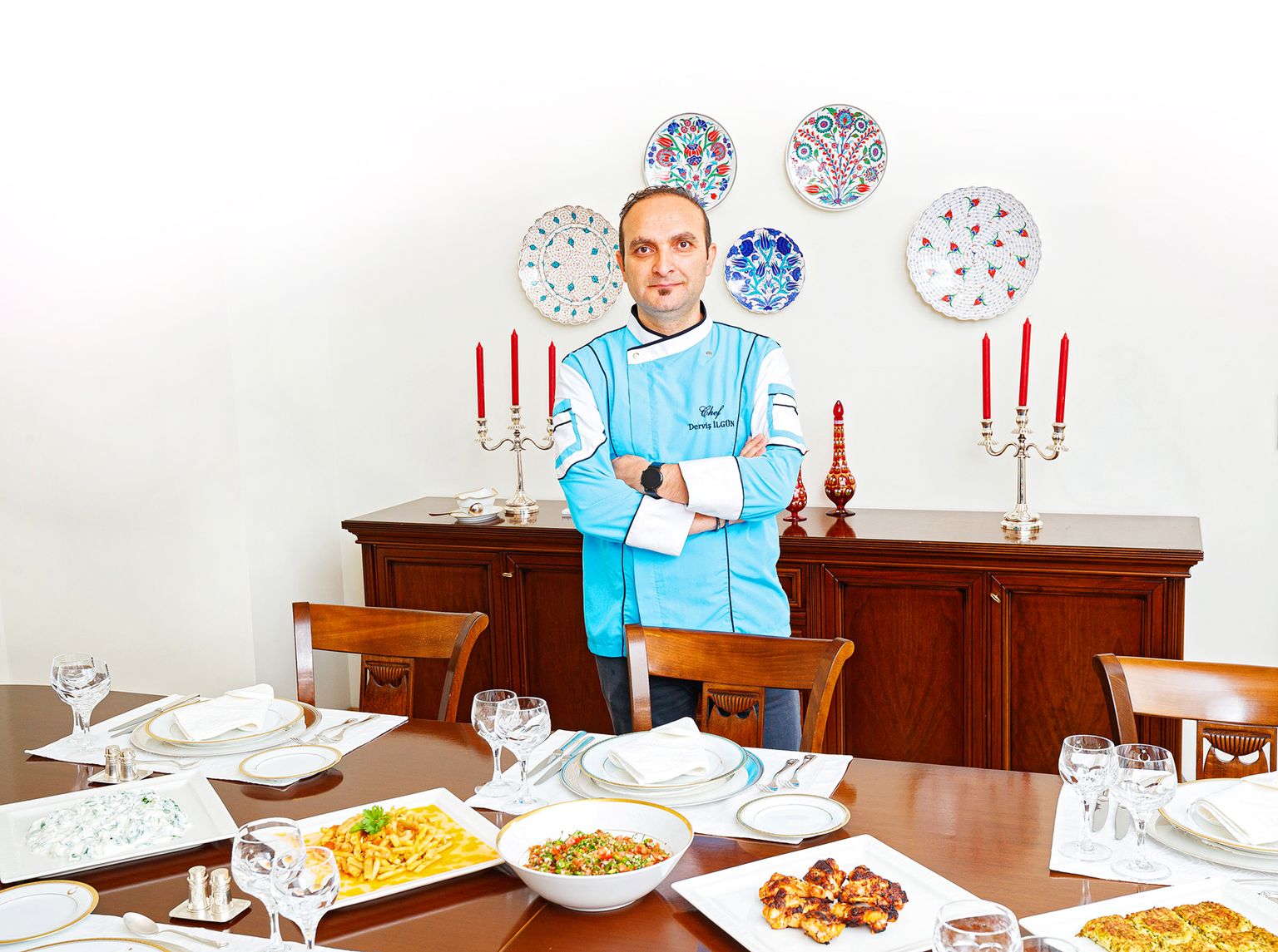 Шеф-повар посольства Турции Дервиш Ильгюн делится советами, как приготовить овощи по-турецки.