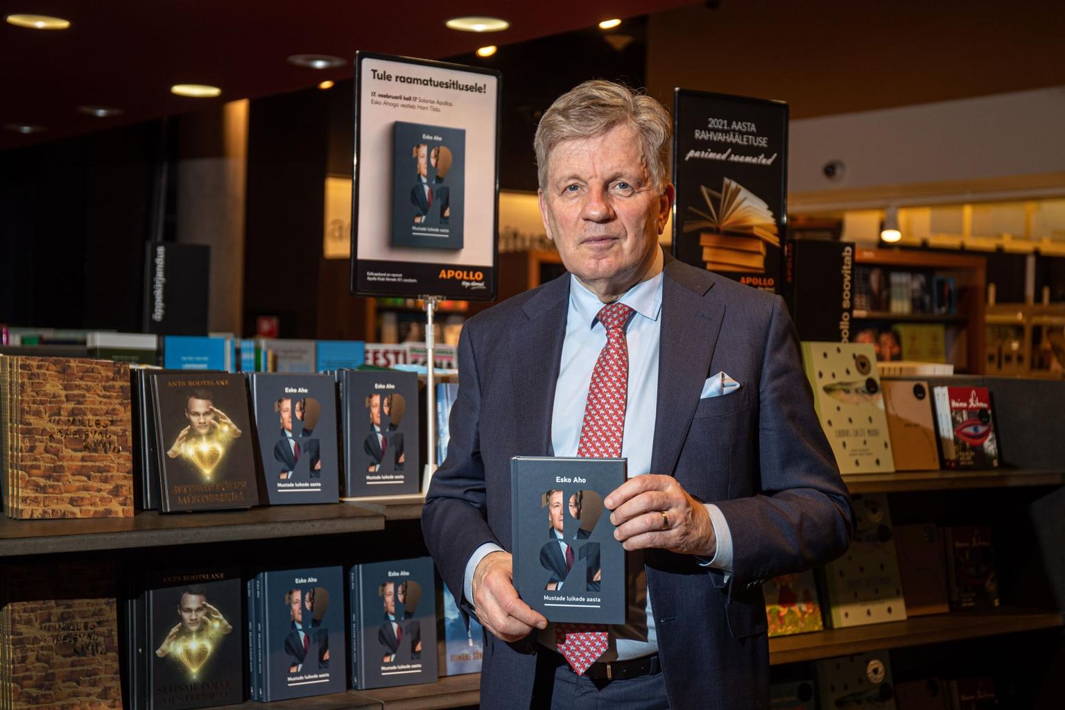 Soome endine peaminister Esko Aho esitles Tallinnas oma eesti keeles ilmunud raamatut «1991. Mustade luikede aasta».