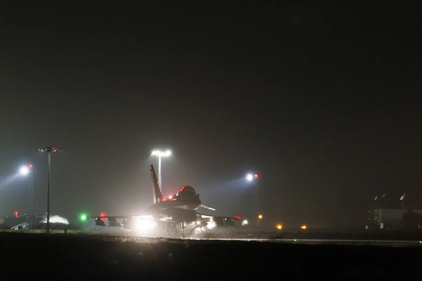 Jeemenisse suunduv Suurbritannia hävitaja Typhoon FGR4.