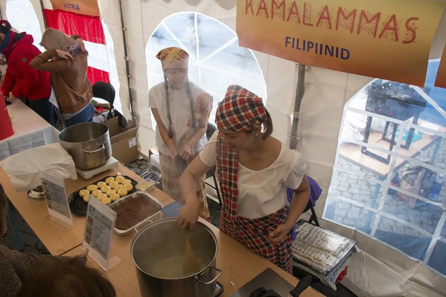 Filipiinlannad tutvustasid esimesel Kamalambal oma toidutraditsioone ja köögikombeid.