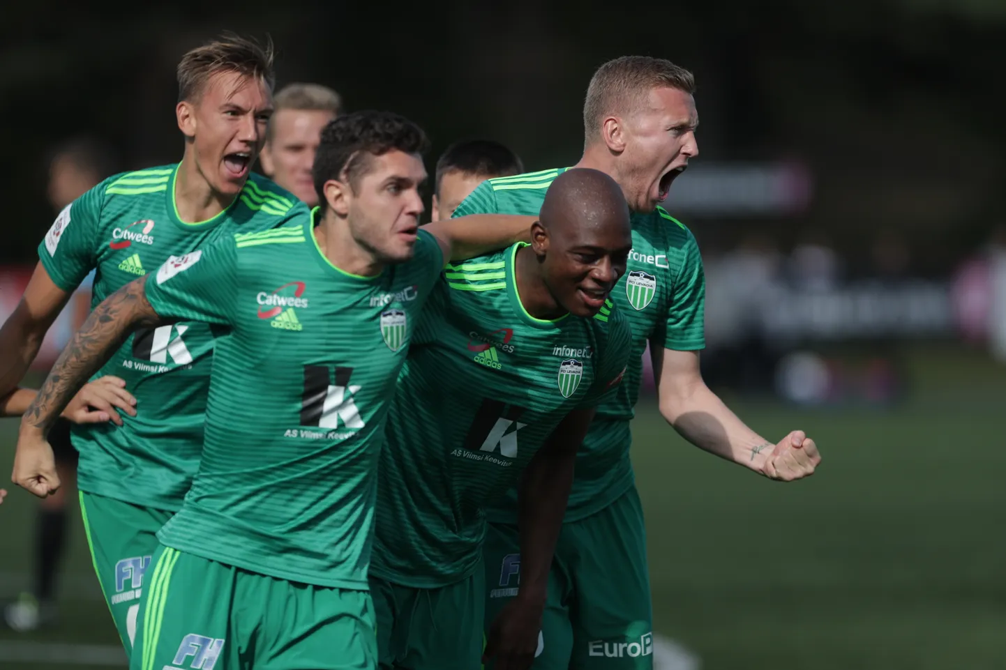 Tallinna FCI Levadia mängumehed juubeldamas.