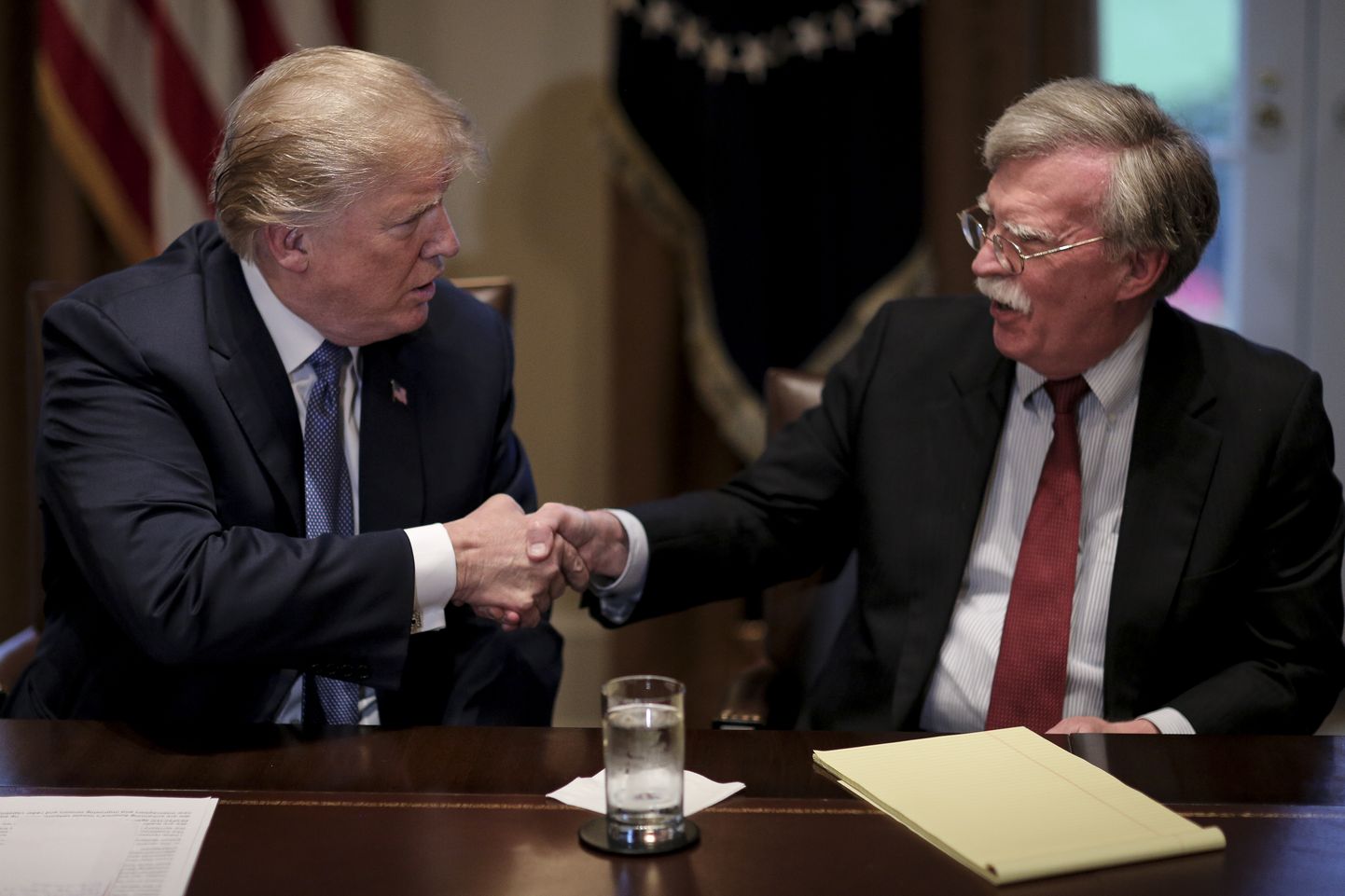 USA president Donald Trump (vasakul) ja julgeolekunõunik John Bolton.