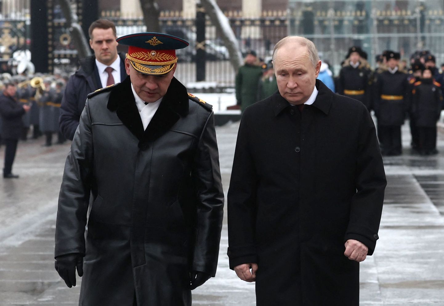 Venemaa president Vladimir Putin ja kaitseminister Sergei Šoigu pärgade asetamise tseremoonial tundmatu sõduri hauale Moskvas 23. veebruaril 2024.