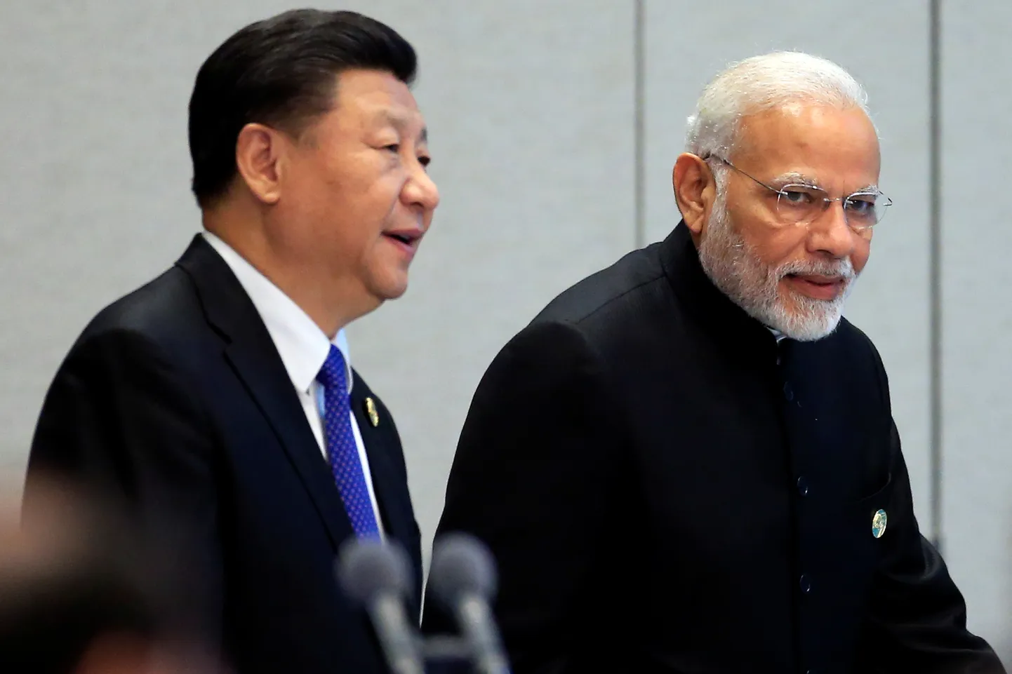 Hiina president Xi Jinping (vasakul) ja India peaminister Narendra Modi 2018. aasta juunis Hiinas Qingdaos Shanghai Koostööorganisatsiooni tippkohtumisel.
