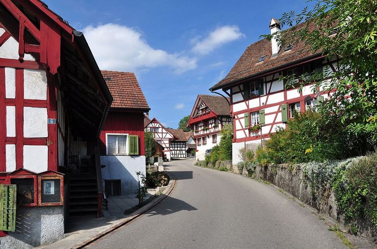 Šveitsi Glattfeldeni küla