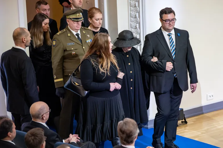 President Arnold Rüütli ärasaatmise tseremoonia Estonias.