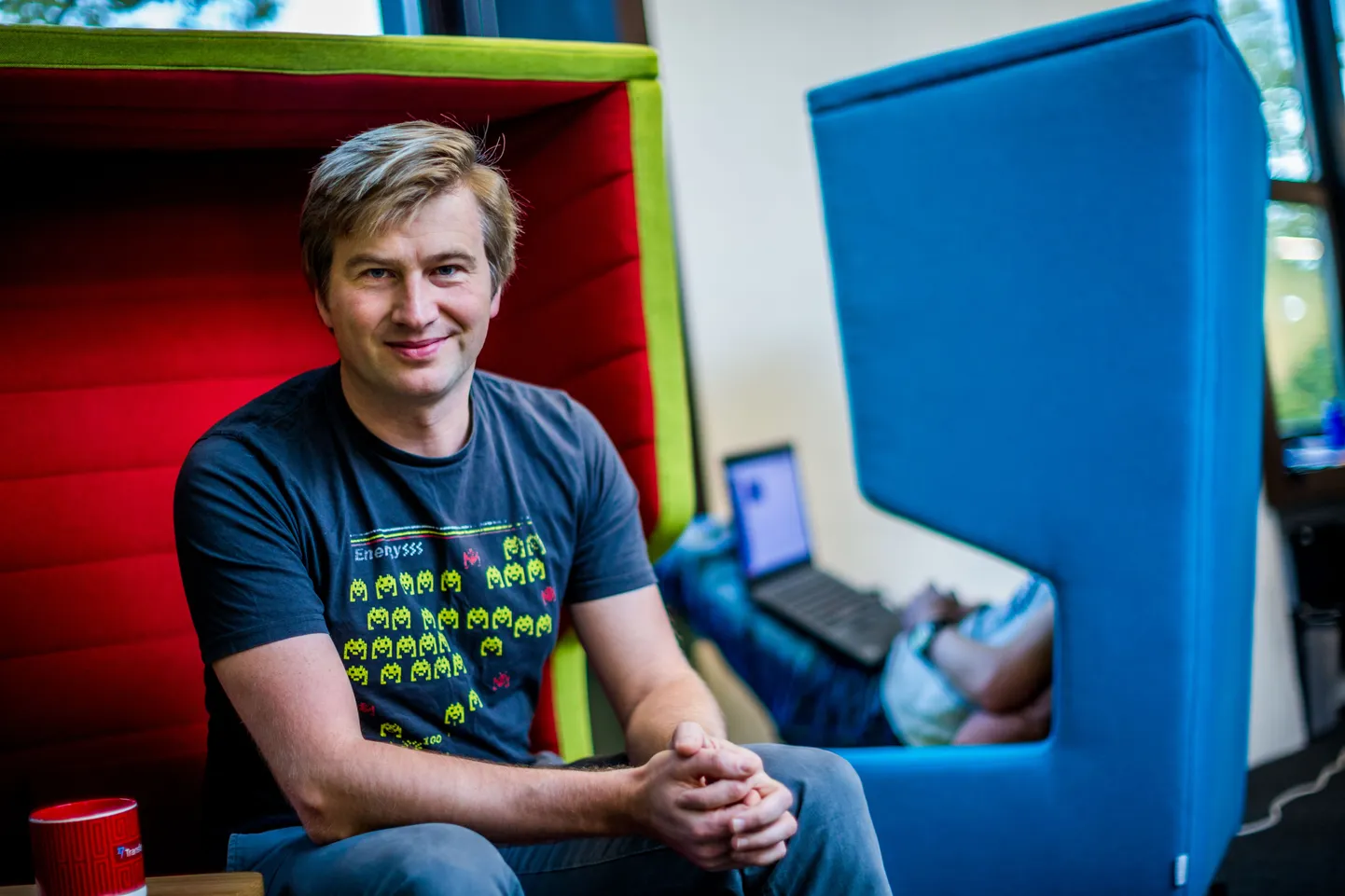 19.10.2015. TALLINN.
Üks Transferwise asutajatest ja omanikest KRISTO KÄÄRMANN TransferWise''i kontori puhketoas.
kontor
FOTO: EERO VABAMÄGI/POSTIMEES