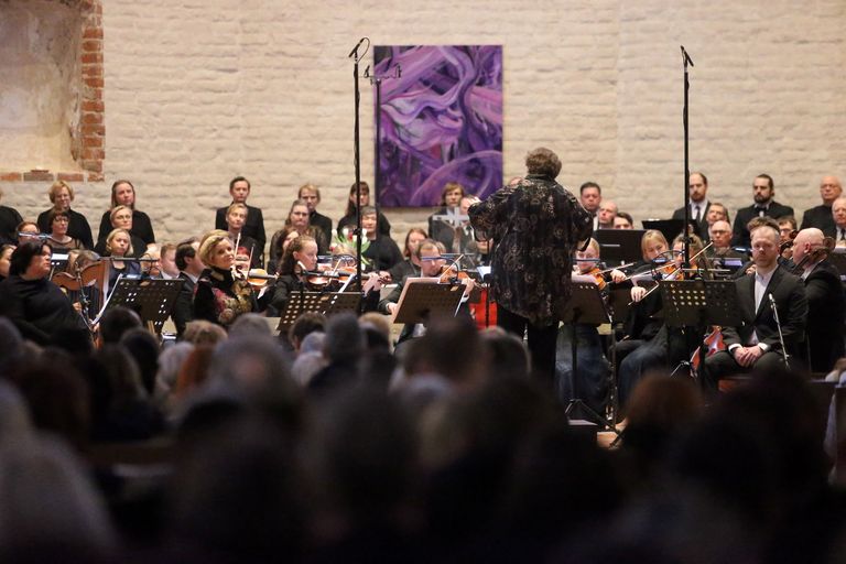 Maarjamaa Filharmoonikud suurel reedel kontserdil Jaani kirikus.