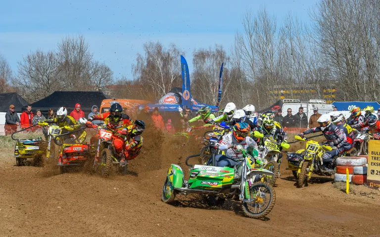 Latvijas motokrosa čempionāta 1. posms Aizputē