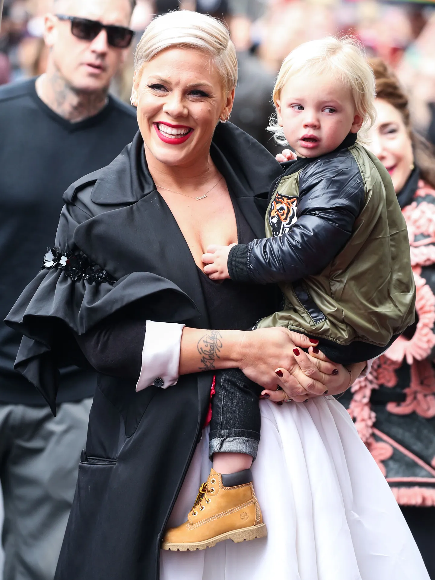 Laulja Pink koos poja Jamesoniga