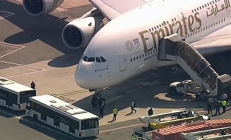 Dubaist New Yorki saabunud lennul oli vähemalt 19 haigestunut