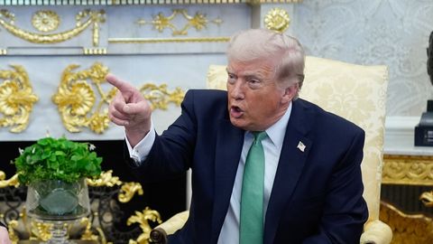 Tramps sabiedrotajiem draudējis pārtraukt ieroču pārdošanu Ukrainai