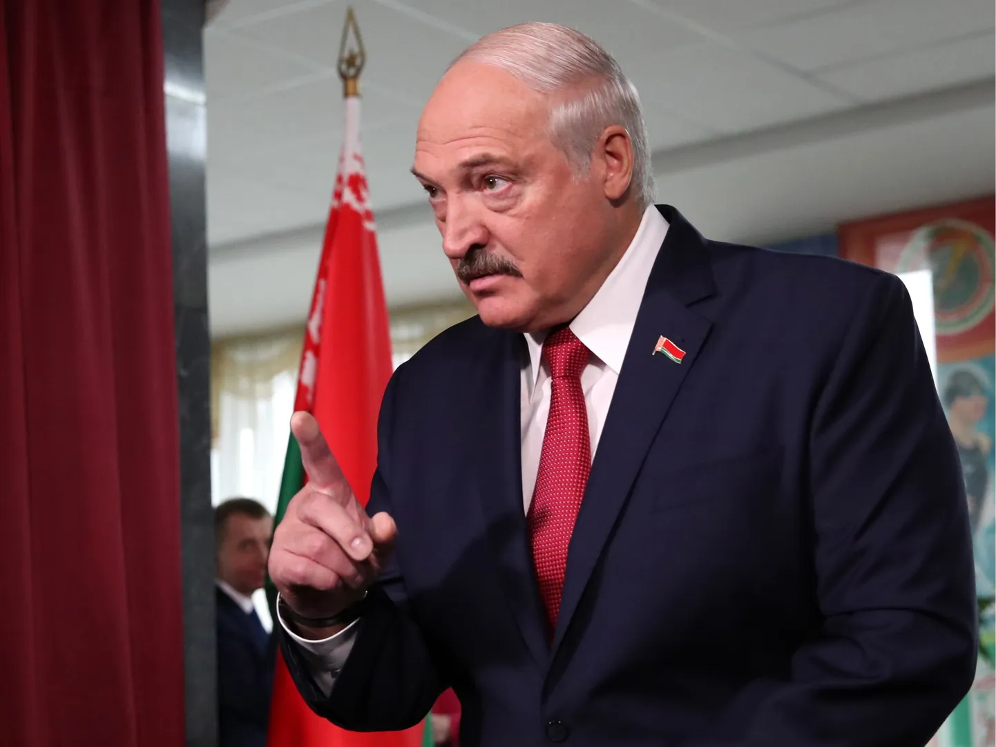 Лукашенко договорился. Лукашенко подал в отставку. Лукашенко подал в отставку. Лукашенко 1994. Лукашенко и пригожин.