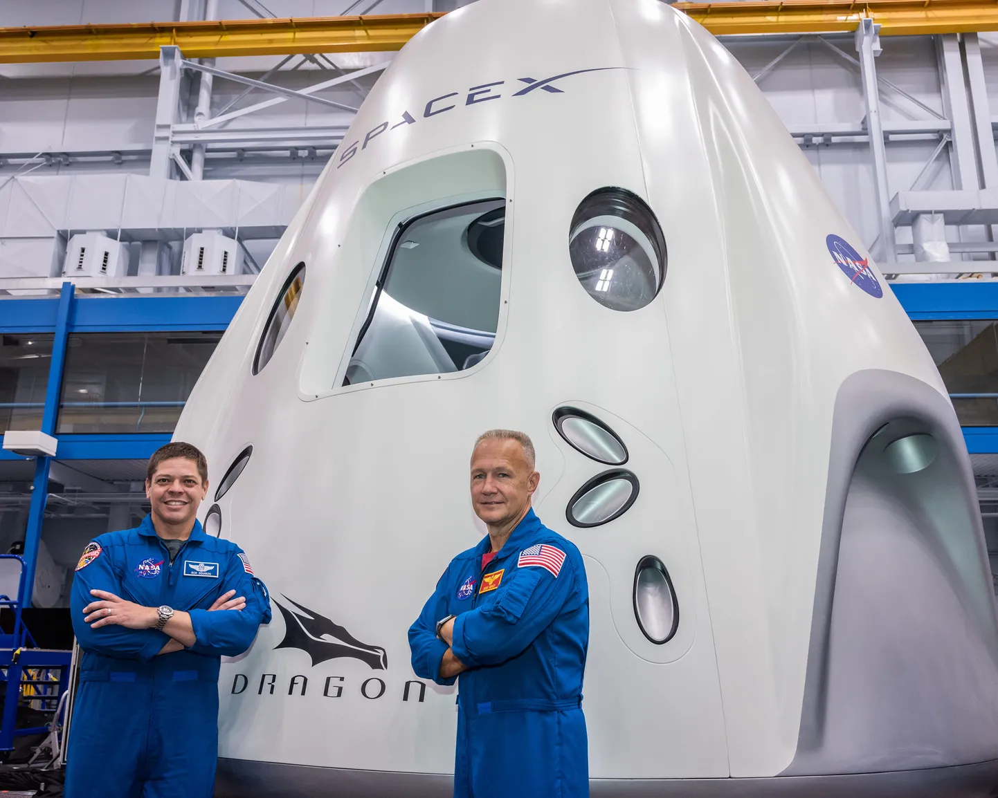 NASA astronaudid Robert Behnken (vasakul) ja Douglas Hurley SpaceX kosmoselaevaga Crew Dragon