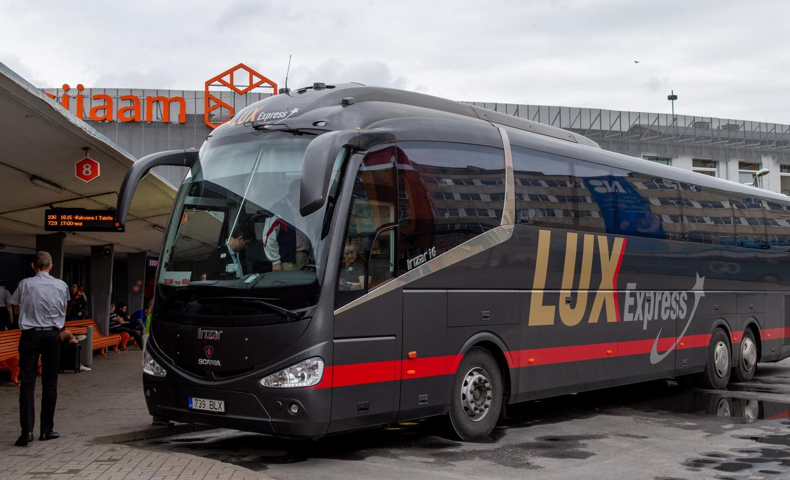 Lux Express paneb suveks Tallinna–Pärnu liinil käima lisabussid.