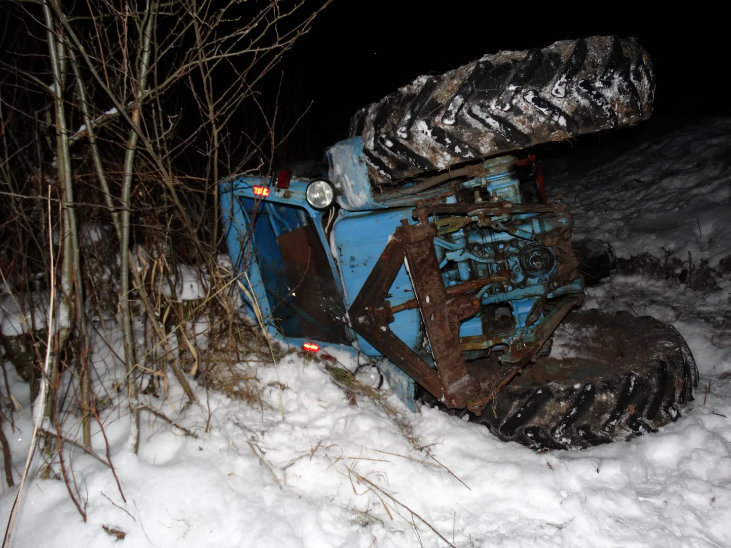 Liiklusõnnetus ratastraktoriga MTZ-52 Alamõisa külas