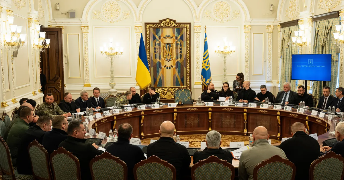 2022. aasta 24. veebruaril alustas Venemaa režiimi juht Vladimir Putin sissetungi Ukrainasse. Pärast seda, kui Ukraina lõi tagasi pealetungi Kiievile, on lahing