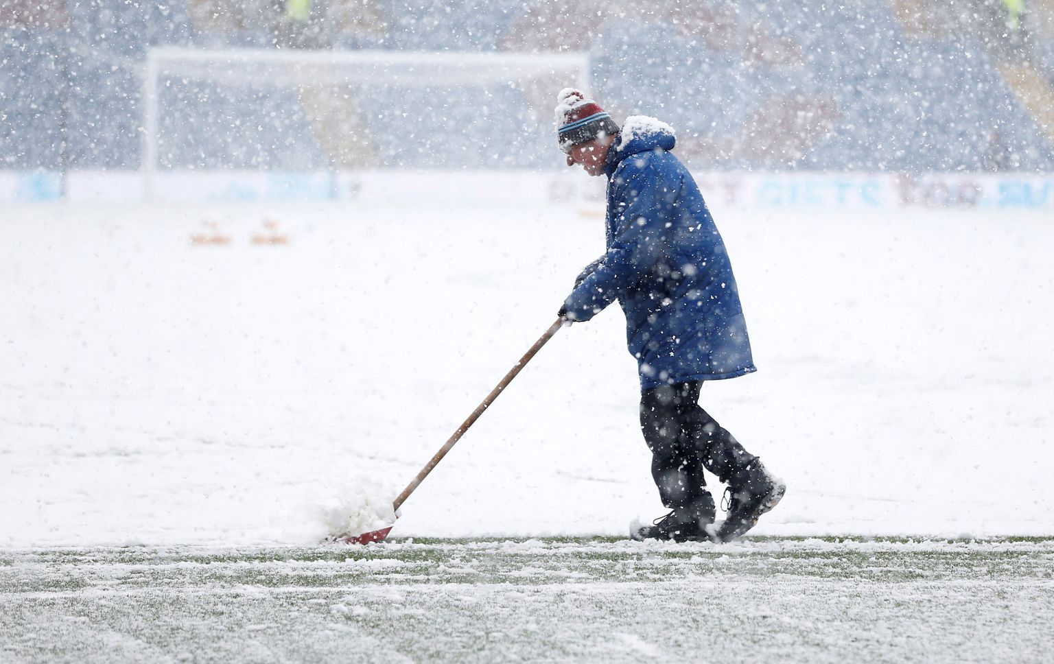 Suur lumesadu lükkas Burnley ja Tottenhami mängu edasi.