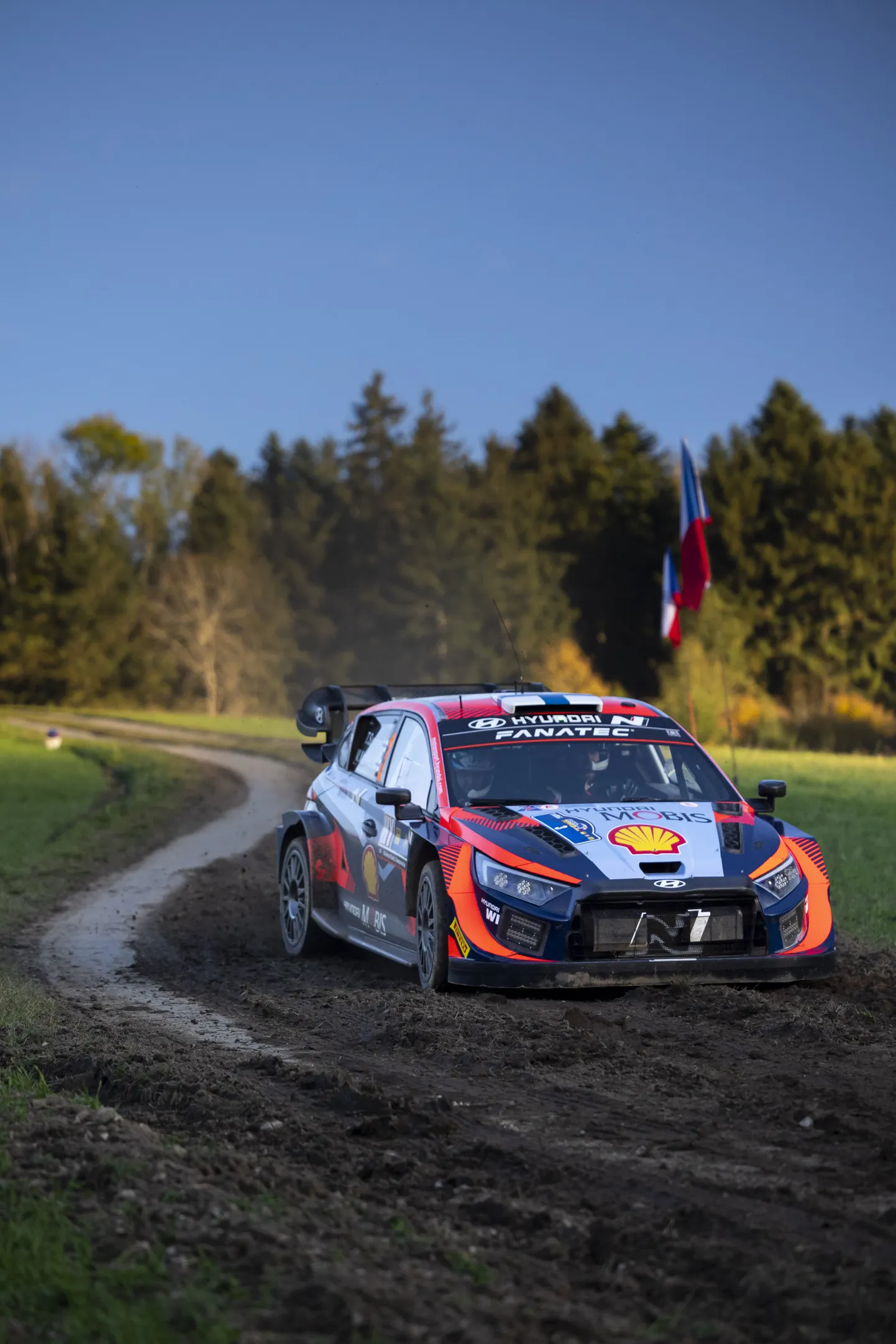 Teemu Suninen 2023. aastal Hyundai i20 Rally1-autoga Kesk-Euroopa rallil.