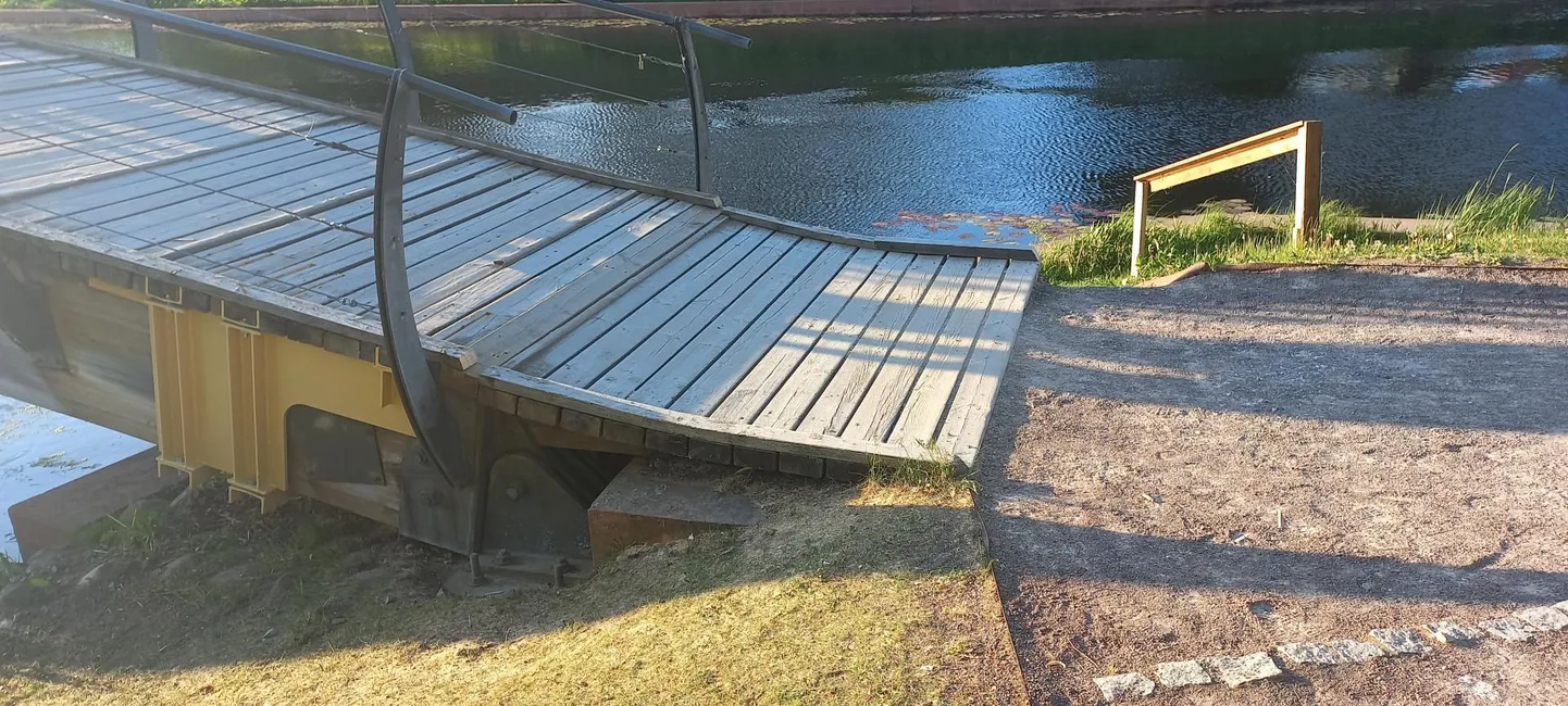 Vallikääru sild läbis avariiremondi.