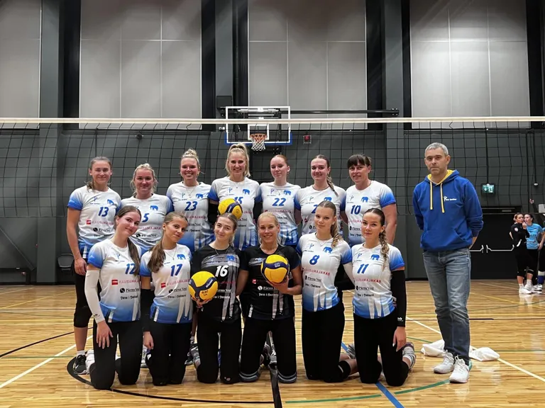 Pärnu spordikooli naiskond.