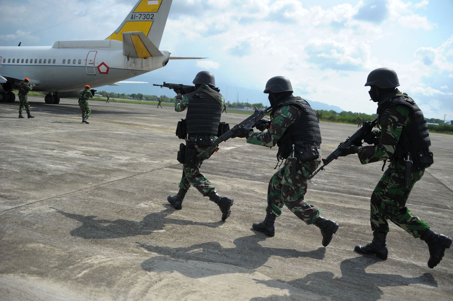 Indoneesia kaitsevägi treenimas terrorivastaseks operatsiooniks.