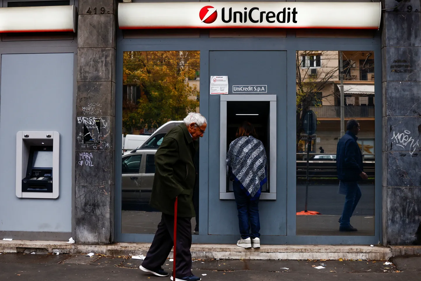 Unicredit hoiab mitut ülevõtmistehingut töös