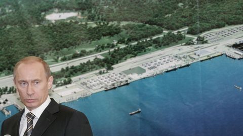 VIEDOKLIS ⟩ Krievijas ostas deg, un oligarhi sāk satraukties