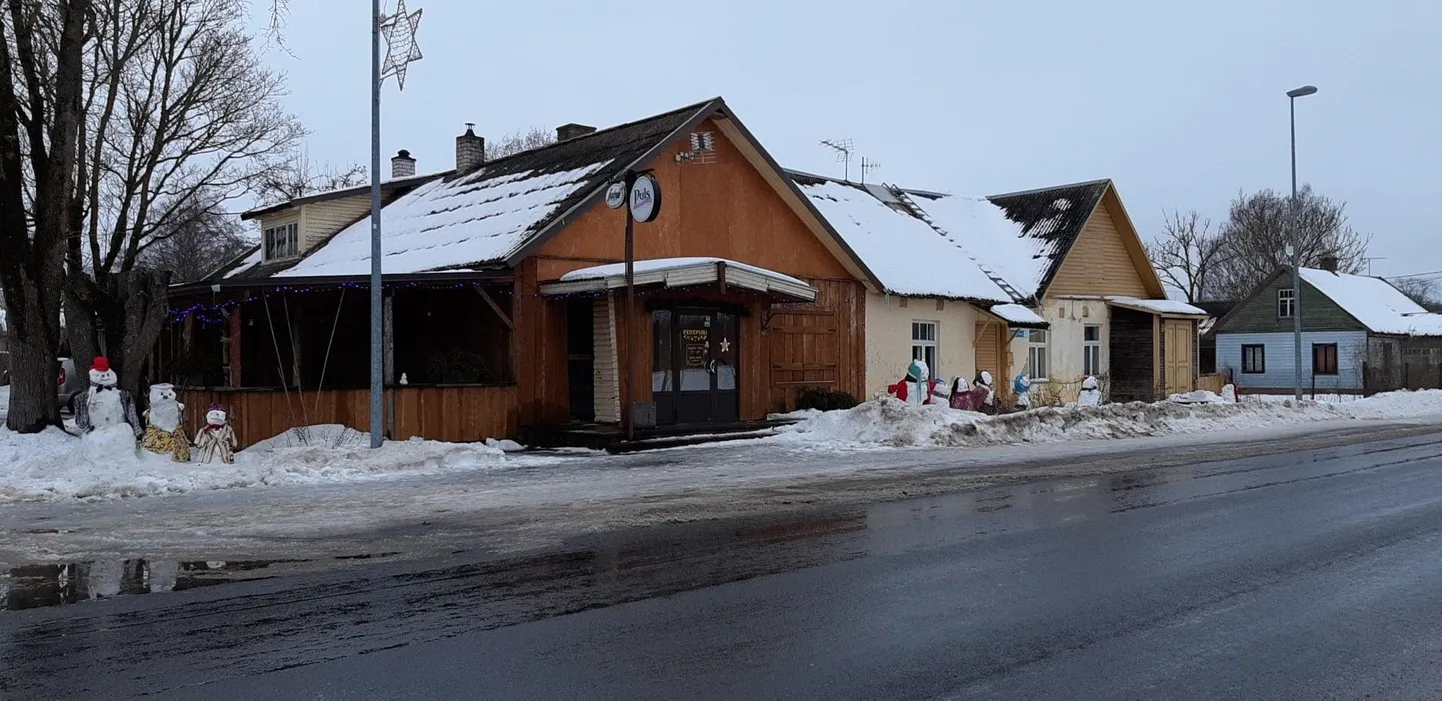 Kaks lumememmeperet elutseb Haljalas.