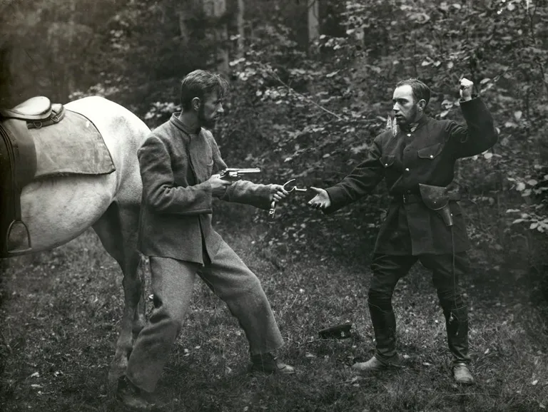 «Must teemant»: fotodelt ja vahetiitritest selgub, et Trumov saadeti vangilaagrisse — süütegu, Trumovi põgenemine ja sündmuste ajaline järjestus jäävad aga hetkel spekulatsioonide tasandile.