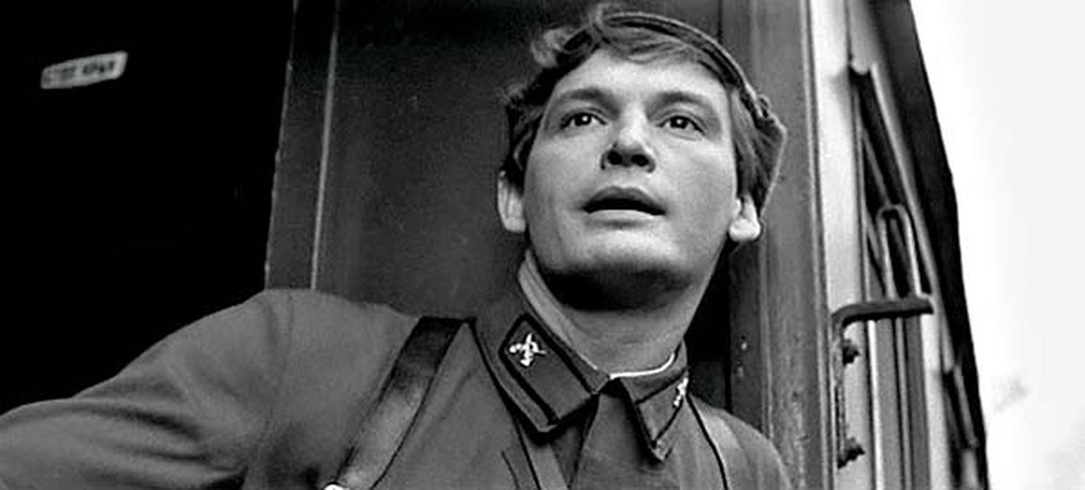 Уходили комсомольцы на гражданскую. Офицеры 1971 кадры. Офицеры 1971 кадры. Дай ему дай офицеры. Дай ему дай офицеры.